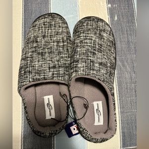 NWT Mens Slippers